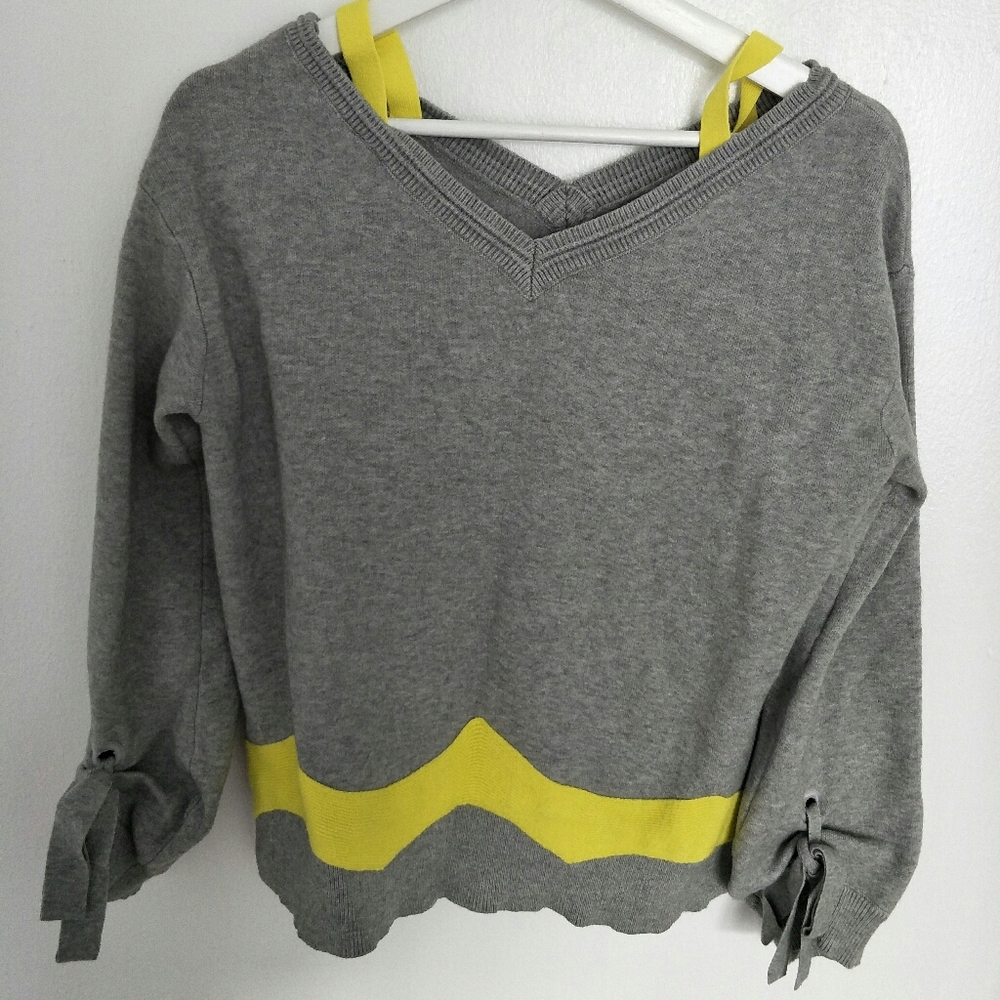 Chic Sweater - image 1